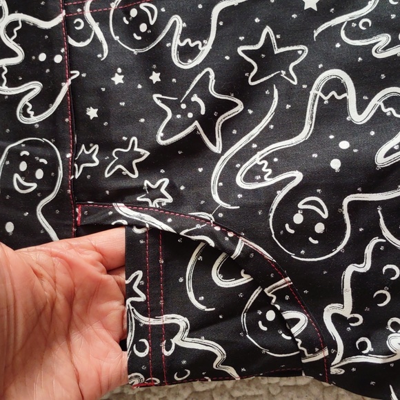 NWT Koi By Kathy Peterson Size XXS Black Metallic Gingerbread Alice Scrub Top - Picture 11 of 16